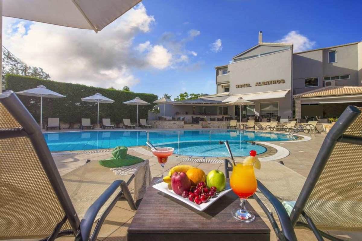 Albatros Hotel (Sivota)