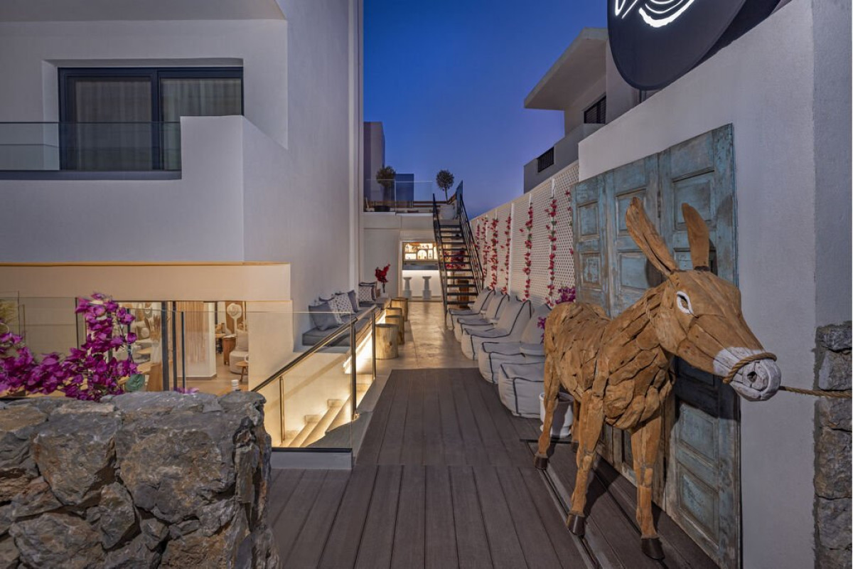 Cabana White Boutique Hotel and Suites