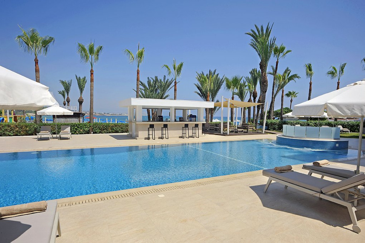 OKEANOS BEACH BOUTIQUE HOTEL