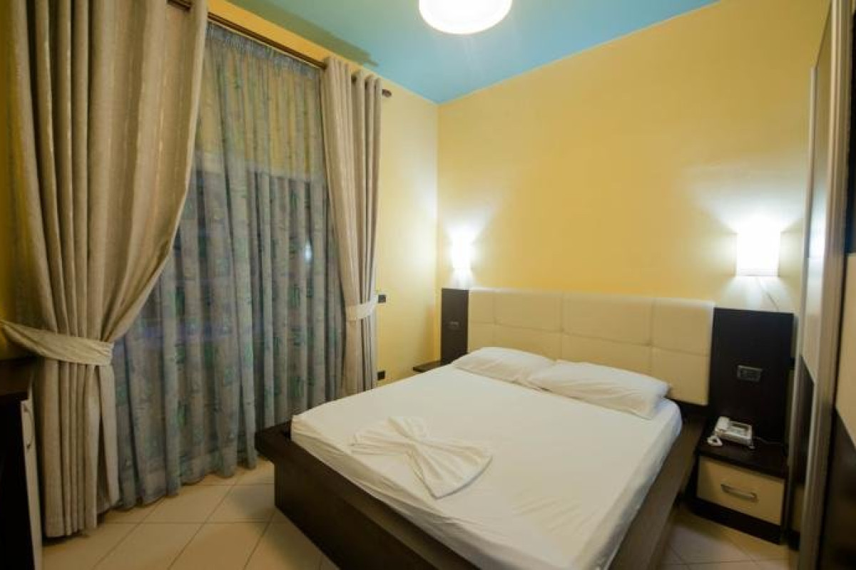 Vivas Hotel (Durres)