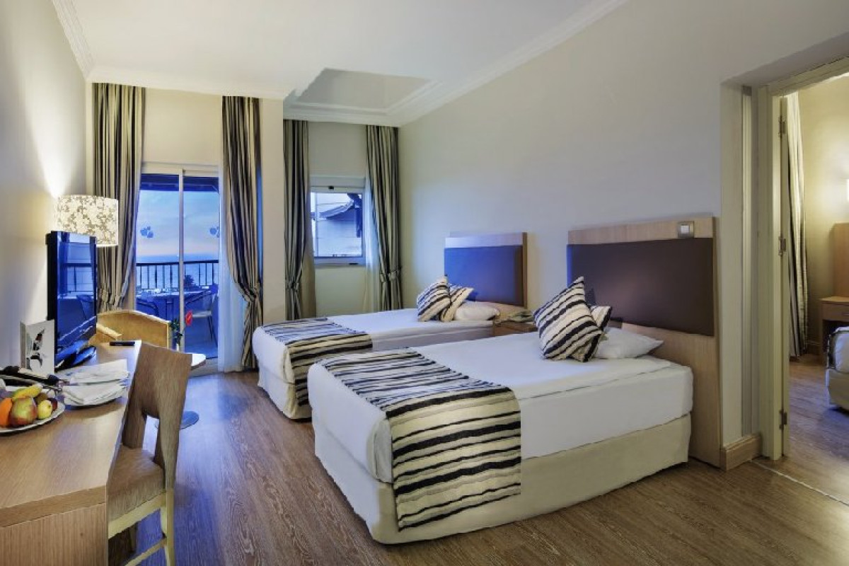 CRYSTAL TAT BEACH GOLF RESORT AND SPA