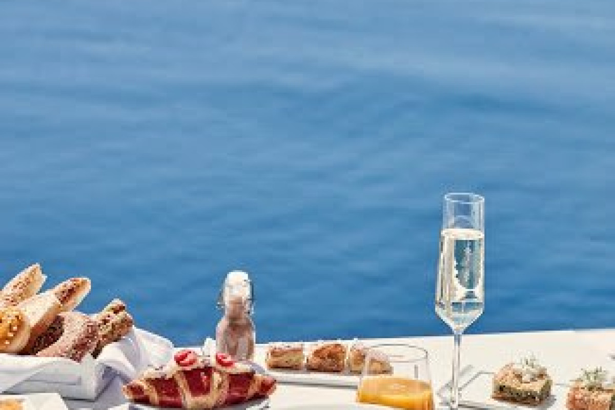 Katikies Santorini Hotel (Oia - Santorini)