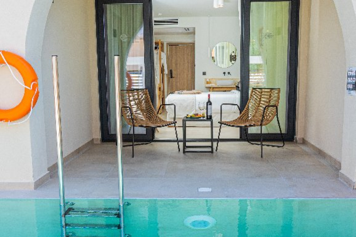 Cabana Blu Hotel and Suites