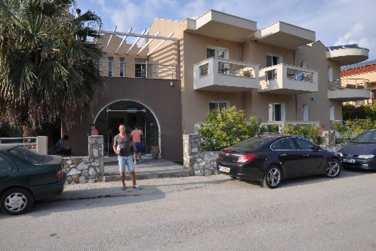 Rachoni Bay -  Resort (Skala Rachoni)
