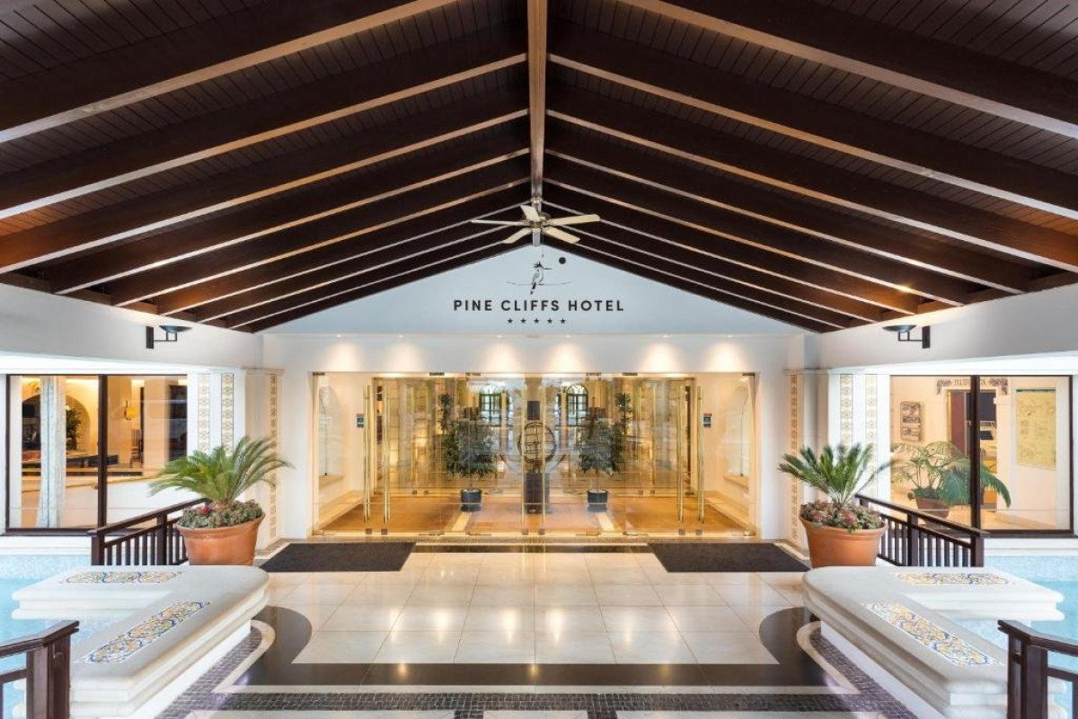 Pine Cliffs Hotel, a Luxury Collection Resort