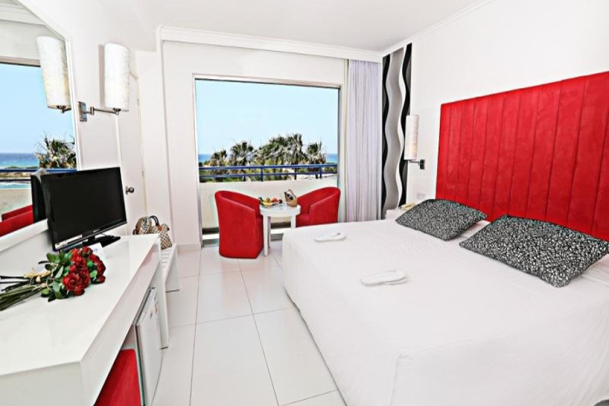 THE DOME BEACH HOTEL