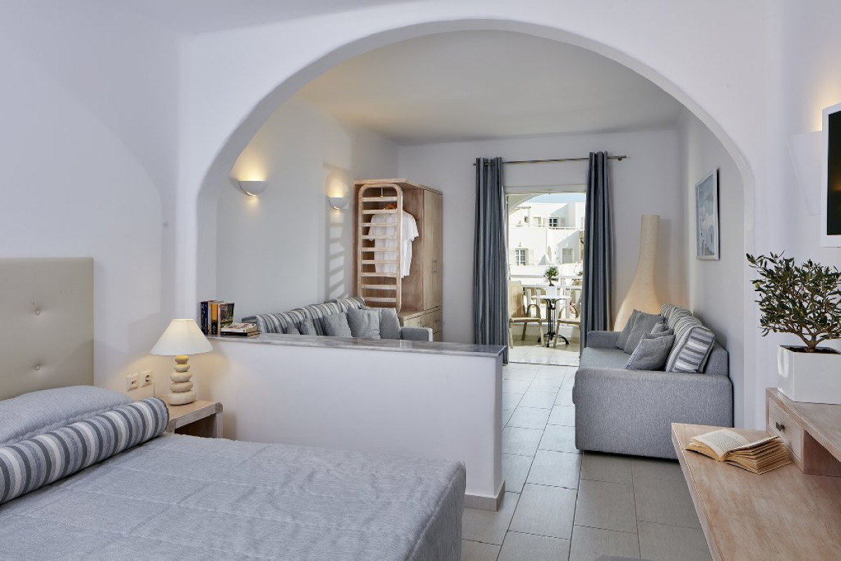 Aegean Plaza (Kamari - Santorini)