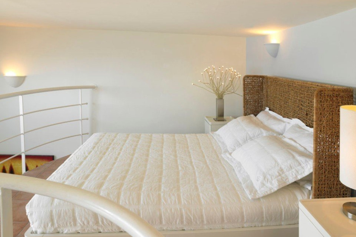 Suites of the Gods Cave Spa Hotel (Megalochori - Santorini)