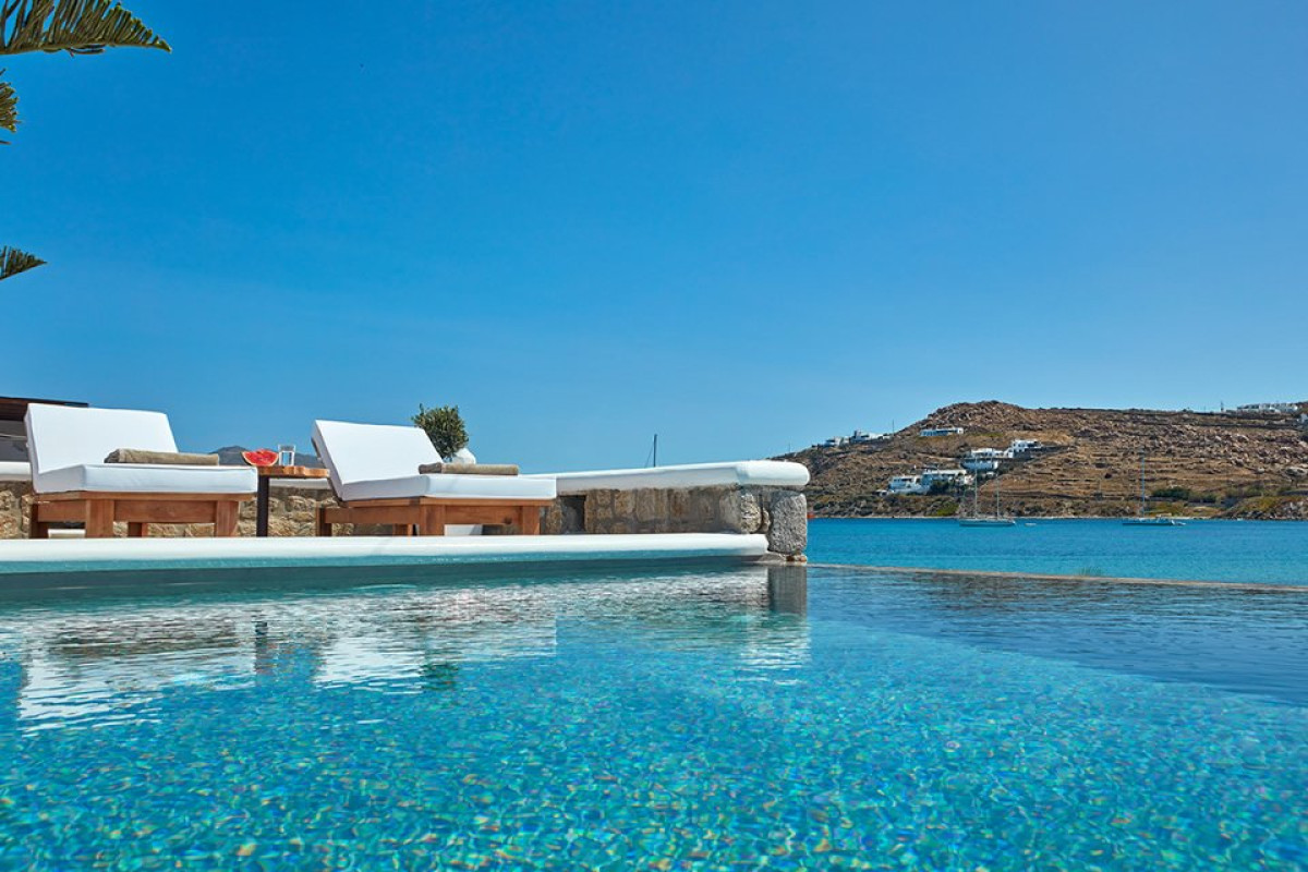 Mykonos Waves Beach House and Suites (K)