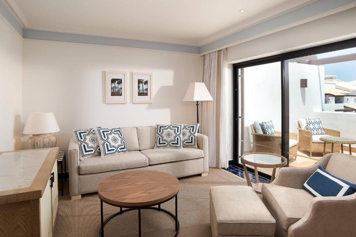 Pine Cliffs Hotel, a Luxury Collection Resort