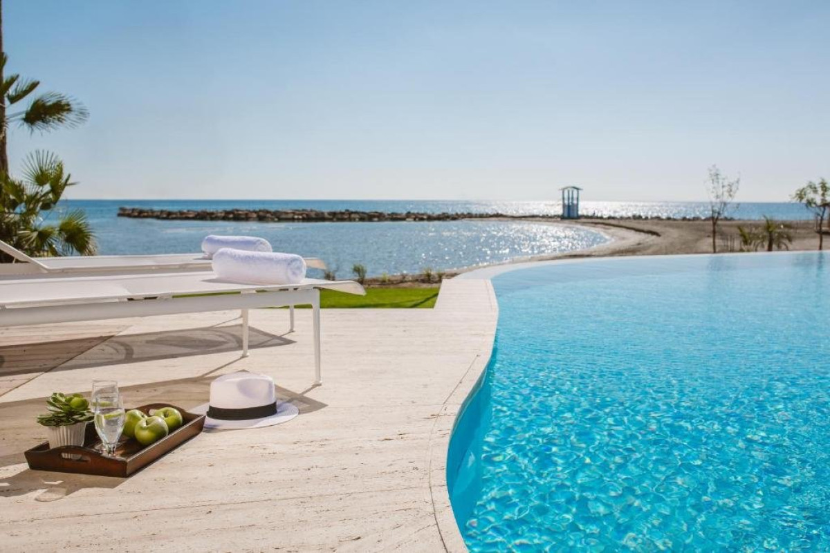 Lebay Beach Hotel (Larnaca Bay)