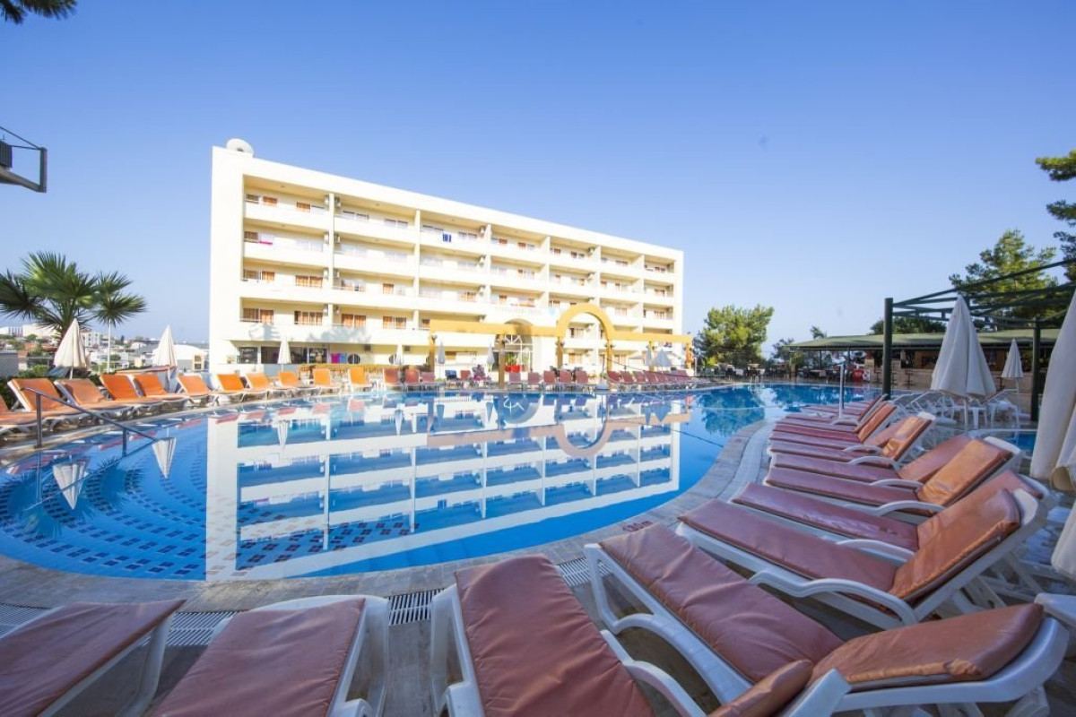 TUNTAS FAMILY SUITES KUSADASI