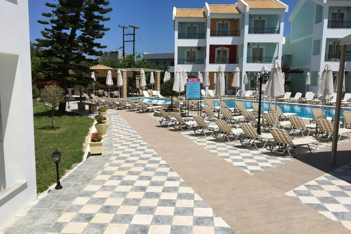 Maistrali Hotel (Tragaki )