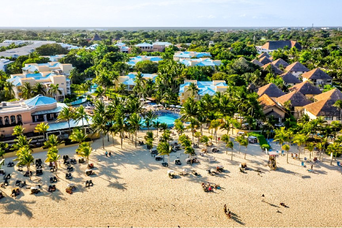 Royal Hideaway Playacar
