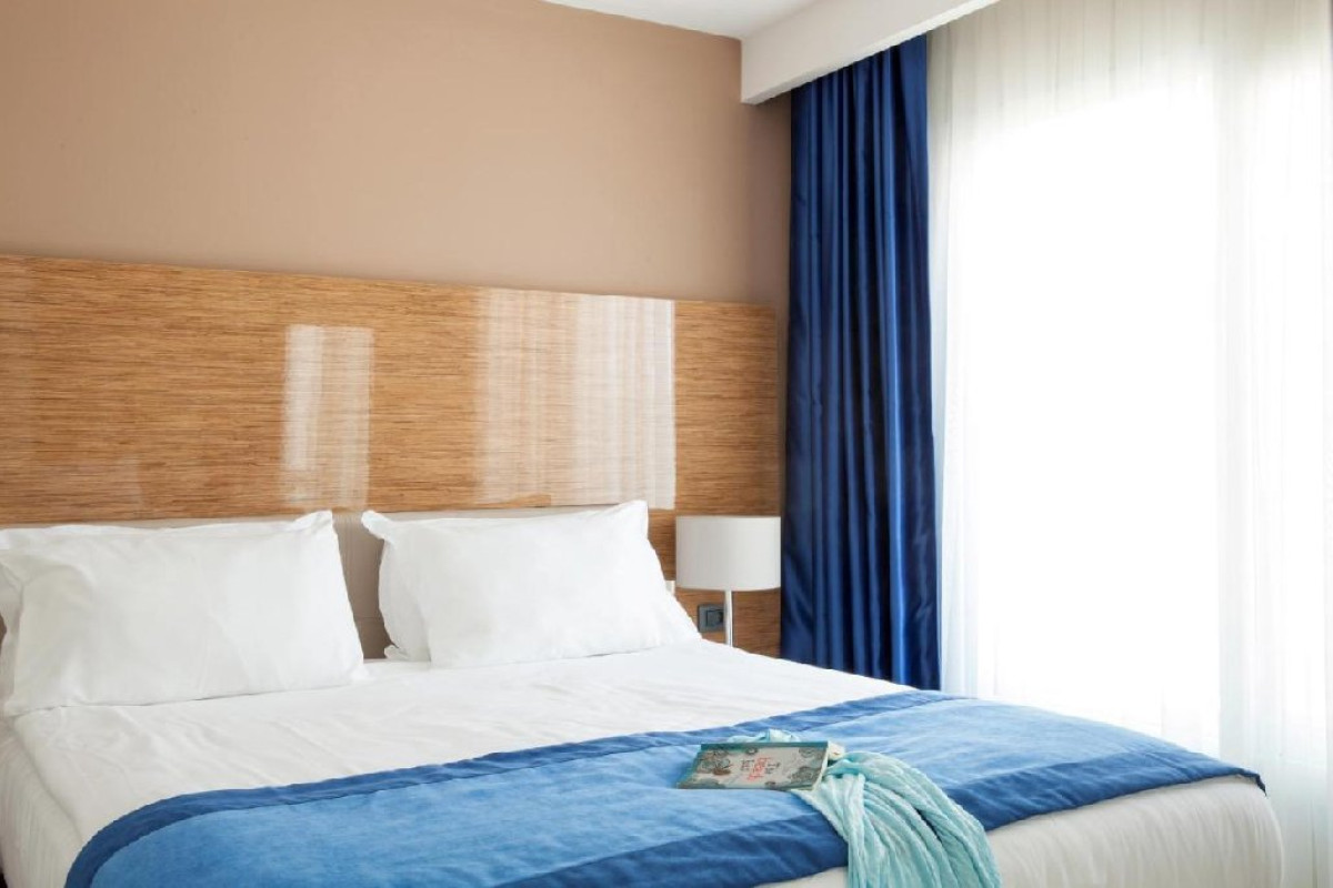 BELLAZURE HOTEL