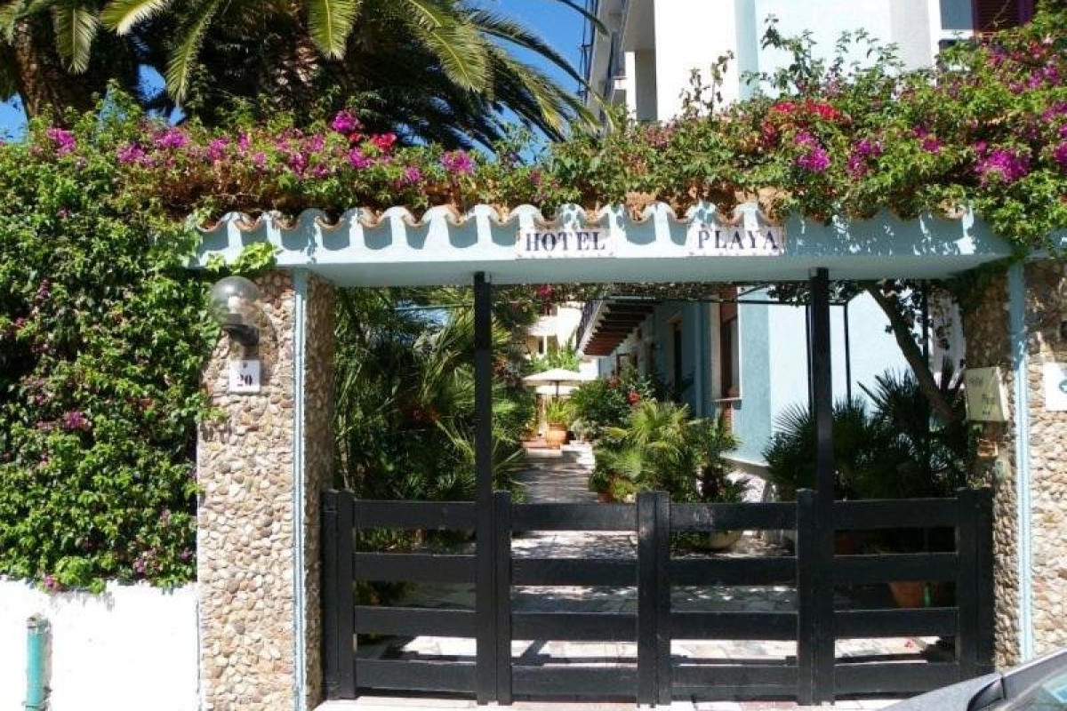 Hotel La Playa