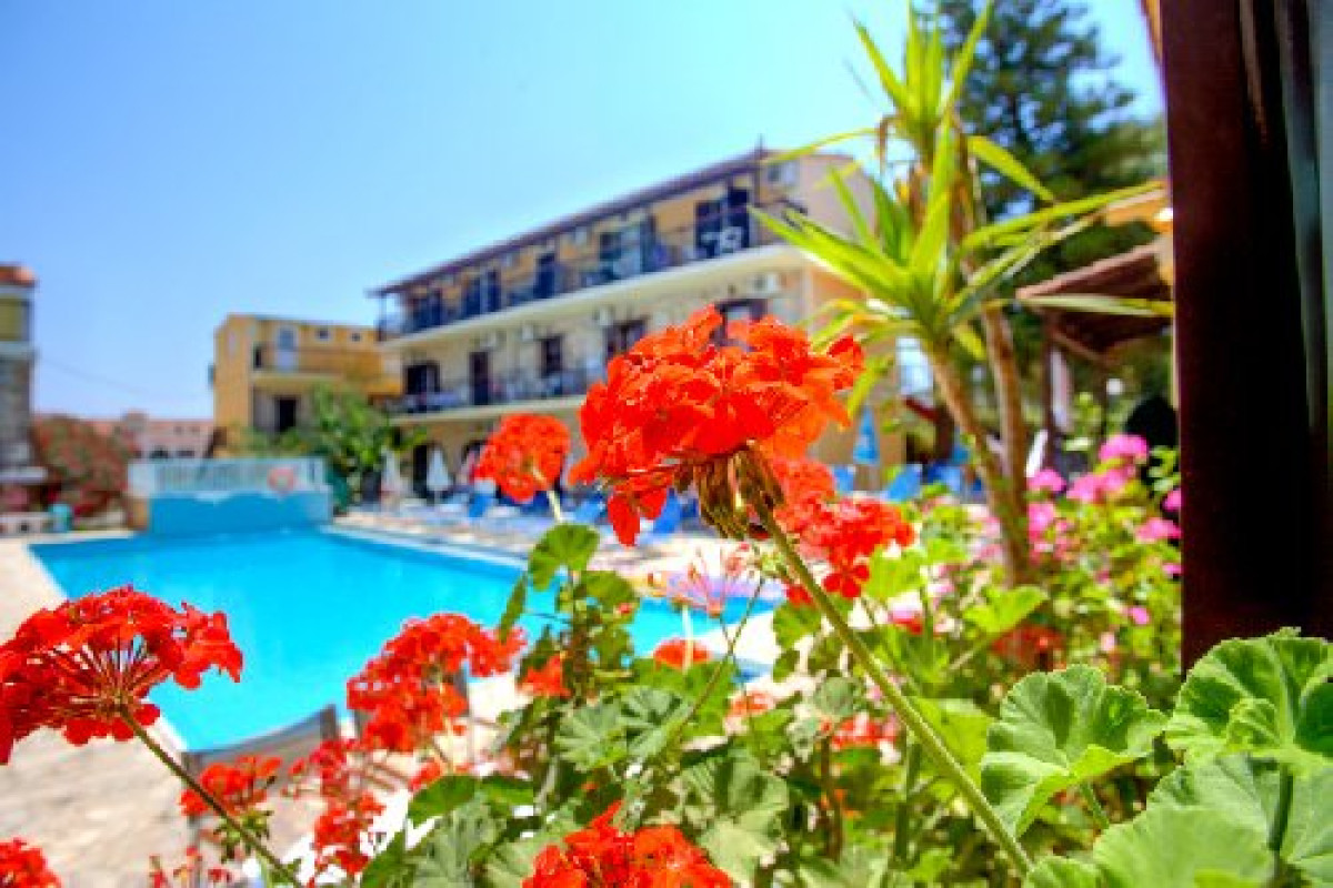 Two Brothers Studios (Kalamaki) recomandat 3*