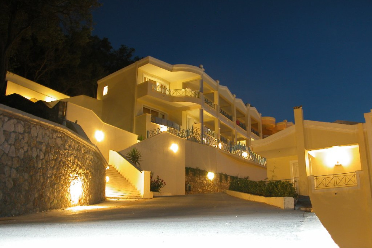 ITHEA SUITES HOTEL (Ermones) (C)