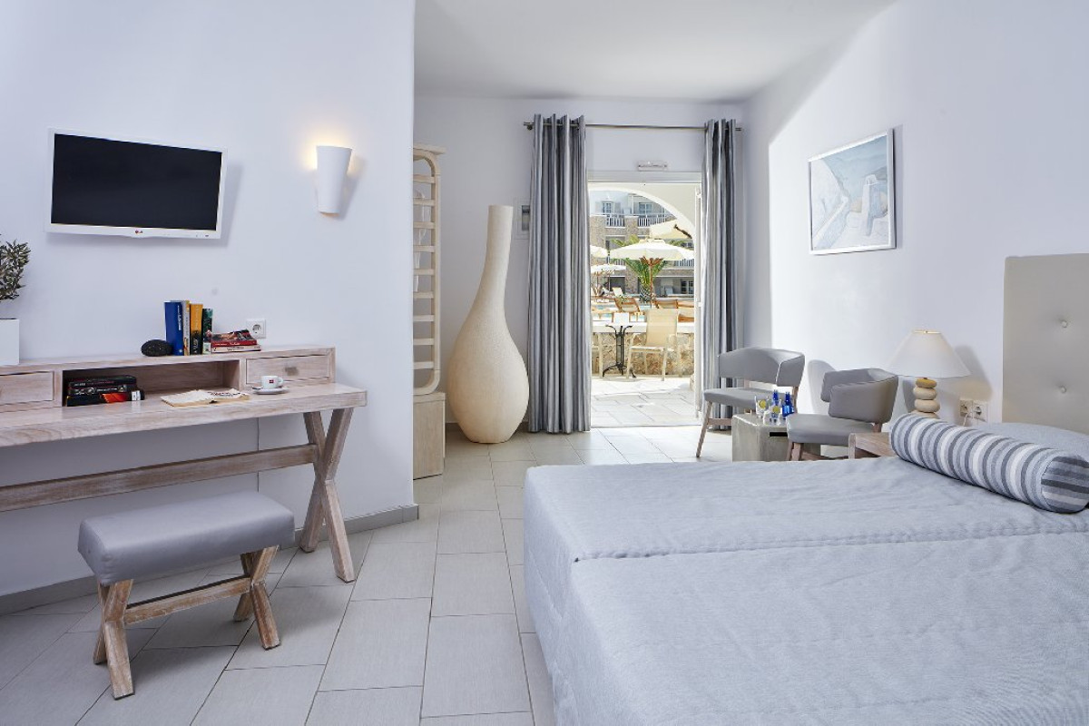 Aegean Plaza (Kamari - Santorini)