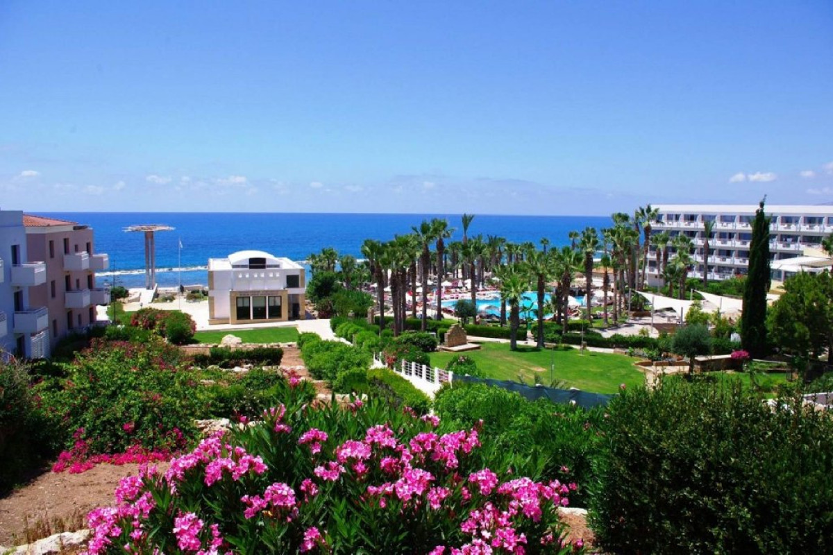 ST GEORGE HOTEL