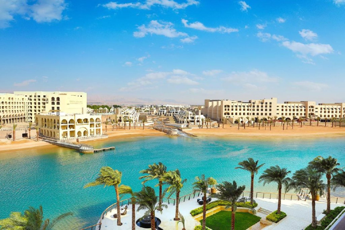 Al Manara Luxury Hotel