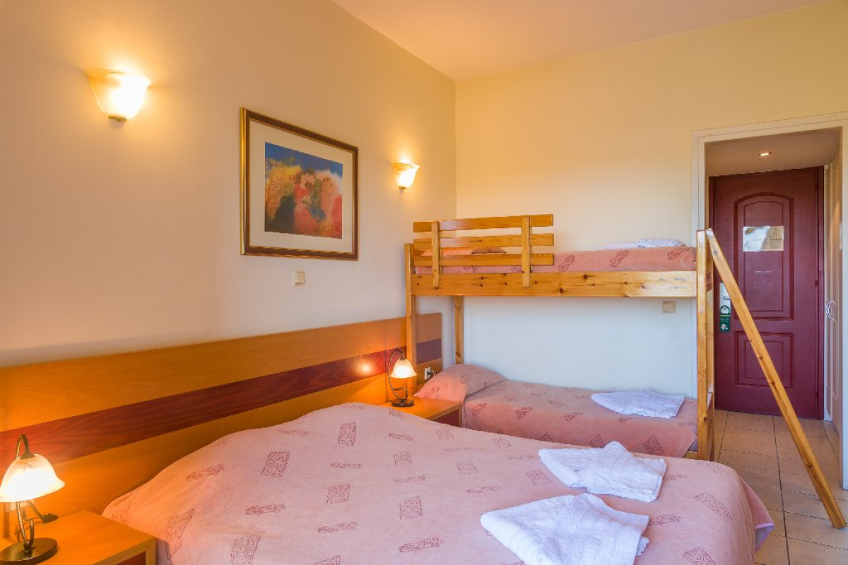 Hellinis Hotel (Kanoni)