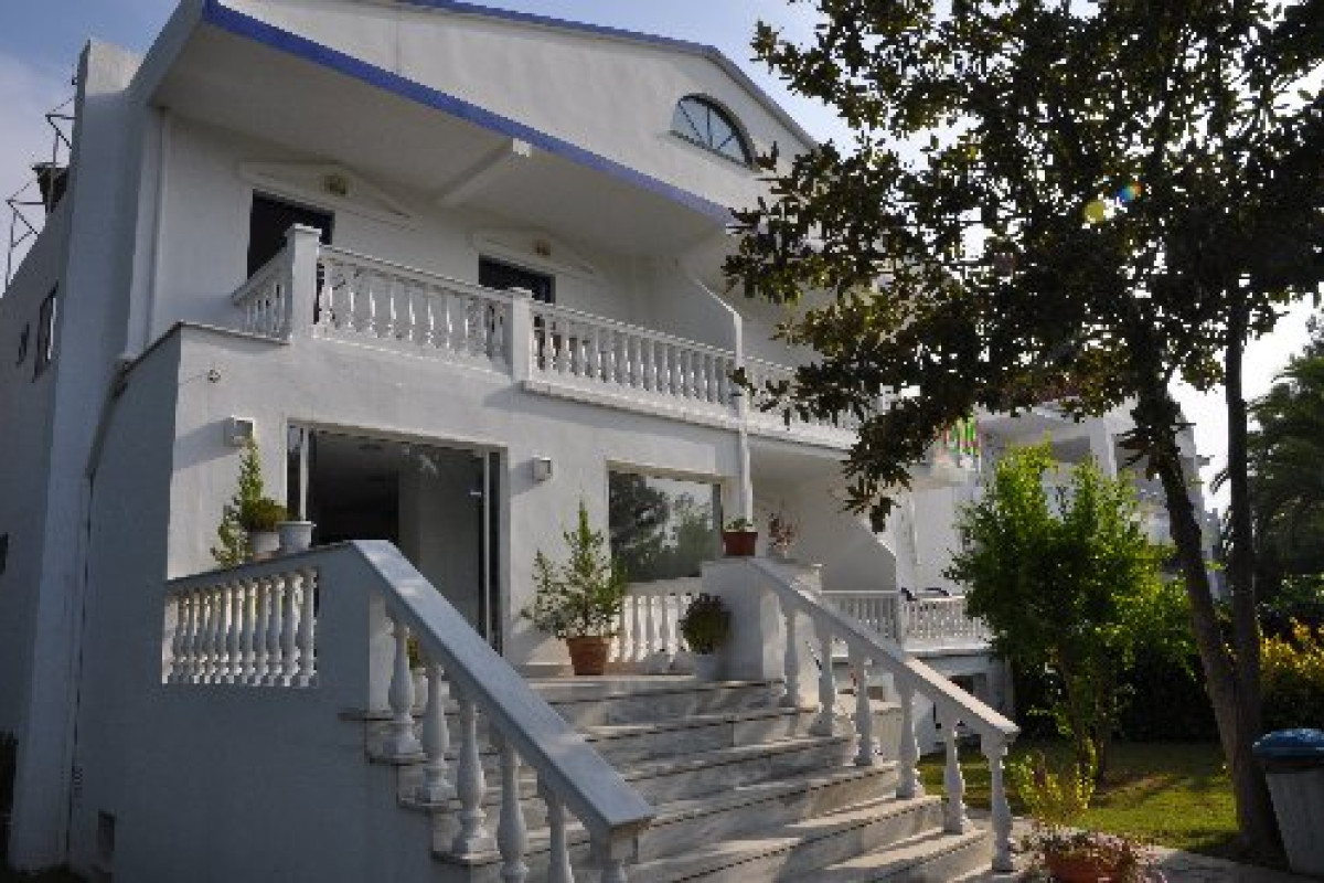 Kazaviti Hotel (Skala Prinos)