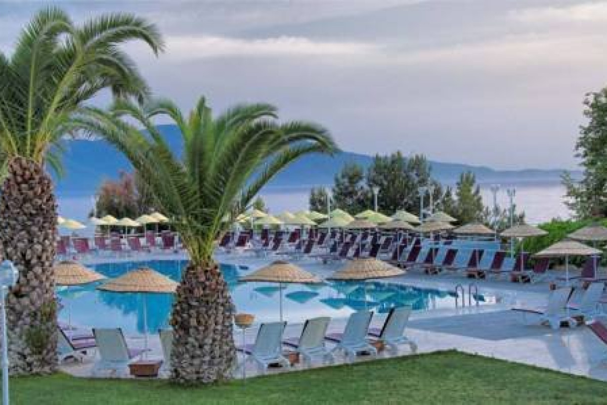 BLUE VISTA HILL HOTEL