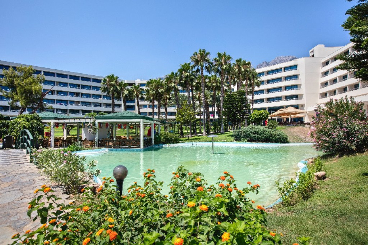 MIRAGE PARK RESORT