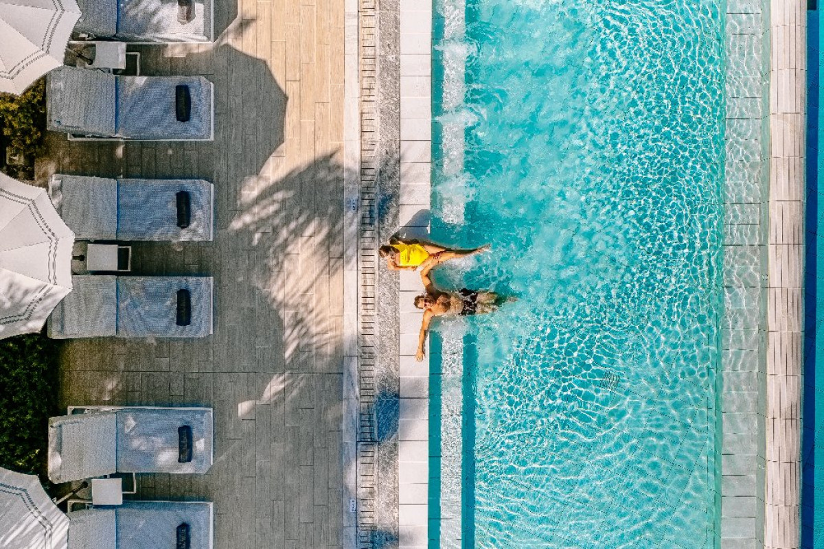 THE IVI MARE/ ADULTS ONLY