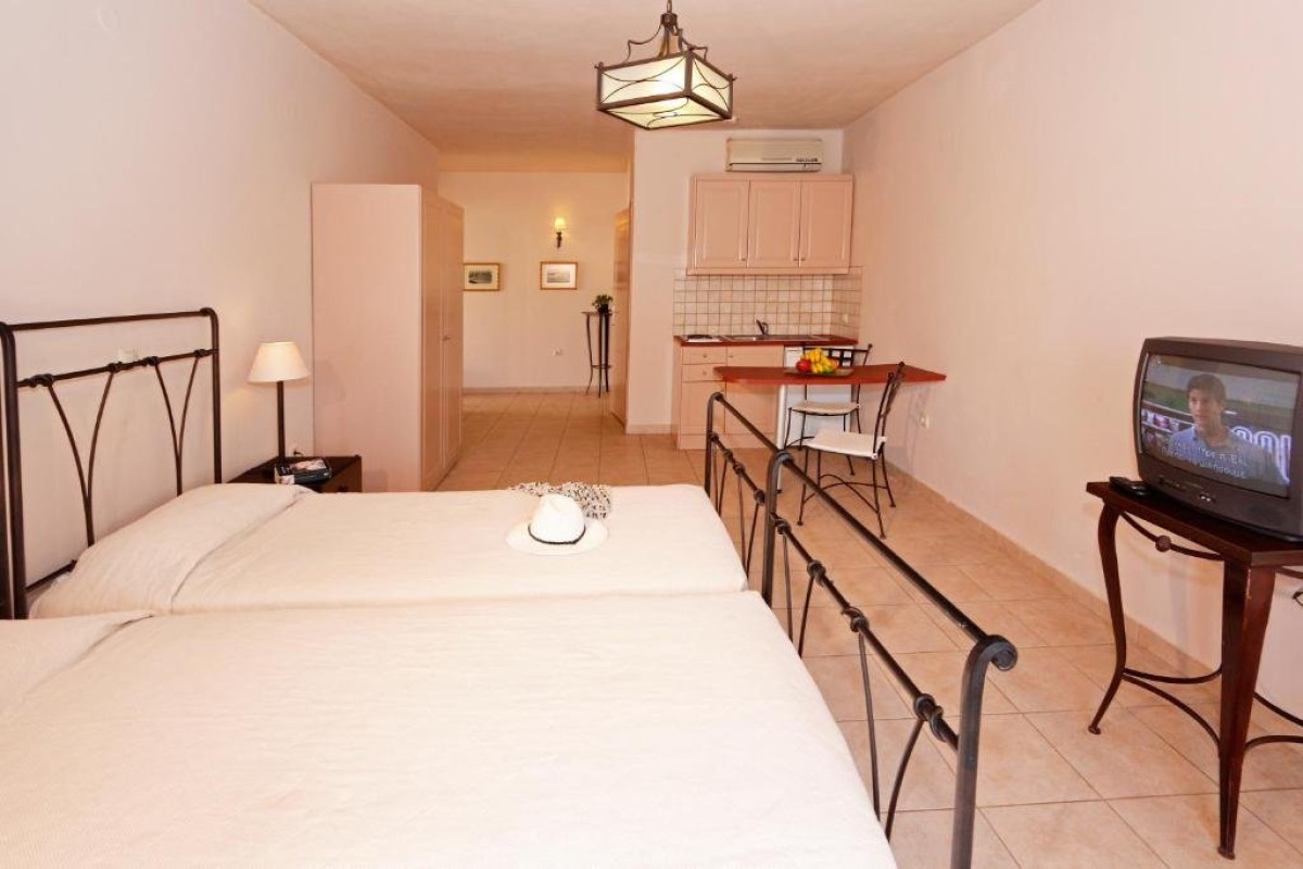 Lambrinos Suites (K)