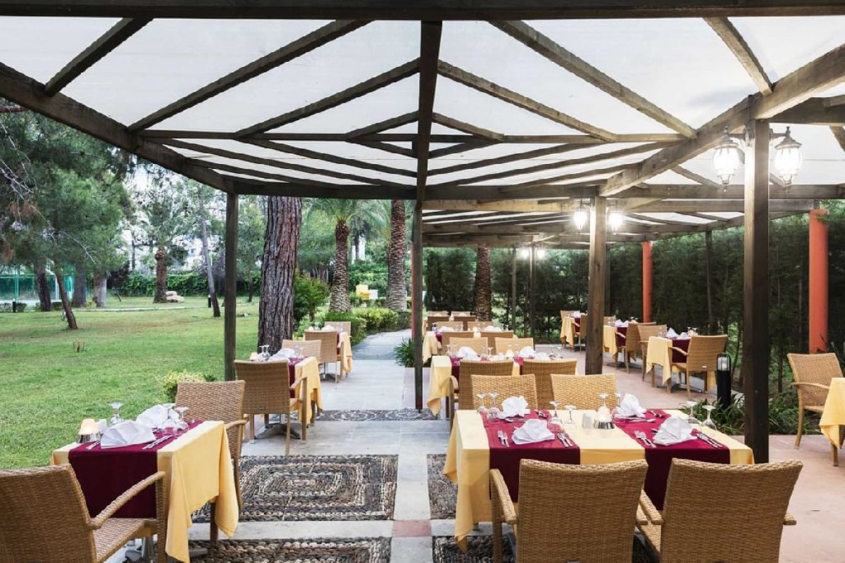 CORINTHIA EXCELSIOR HOTEL