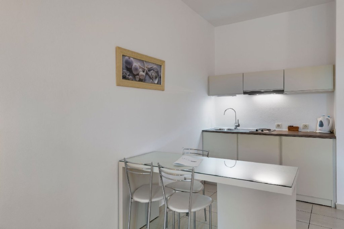 Lithos by Spyros and Flora (K)