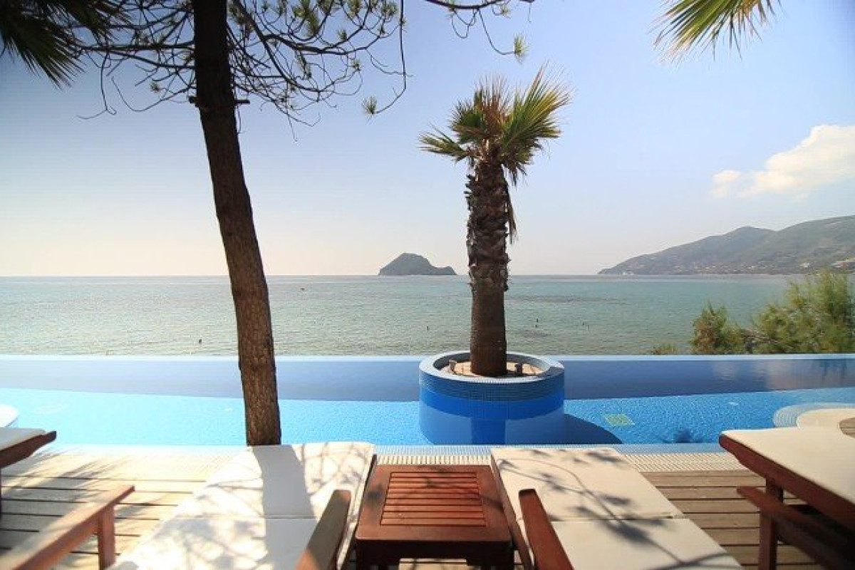 GLORIA MARIS HOTEL SUITES AND VILLAS