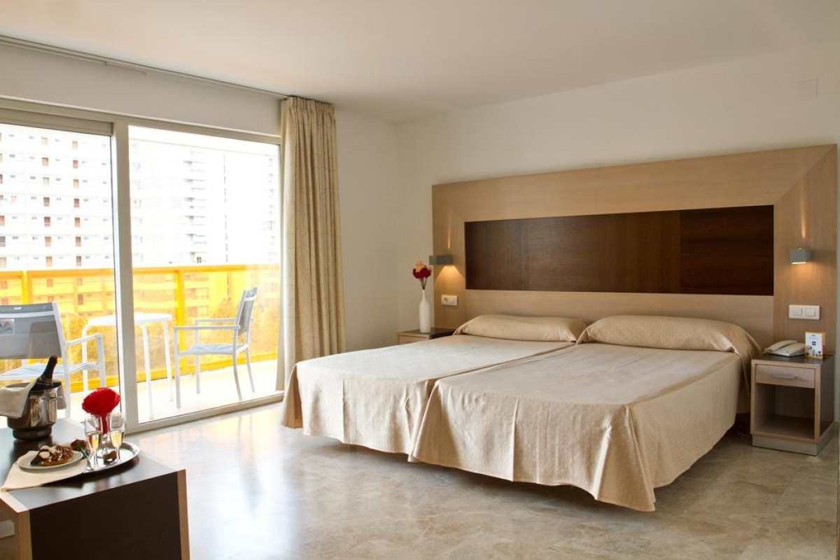 Dynastic (Benidorm)