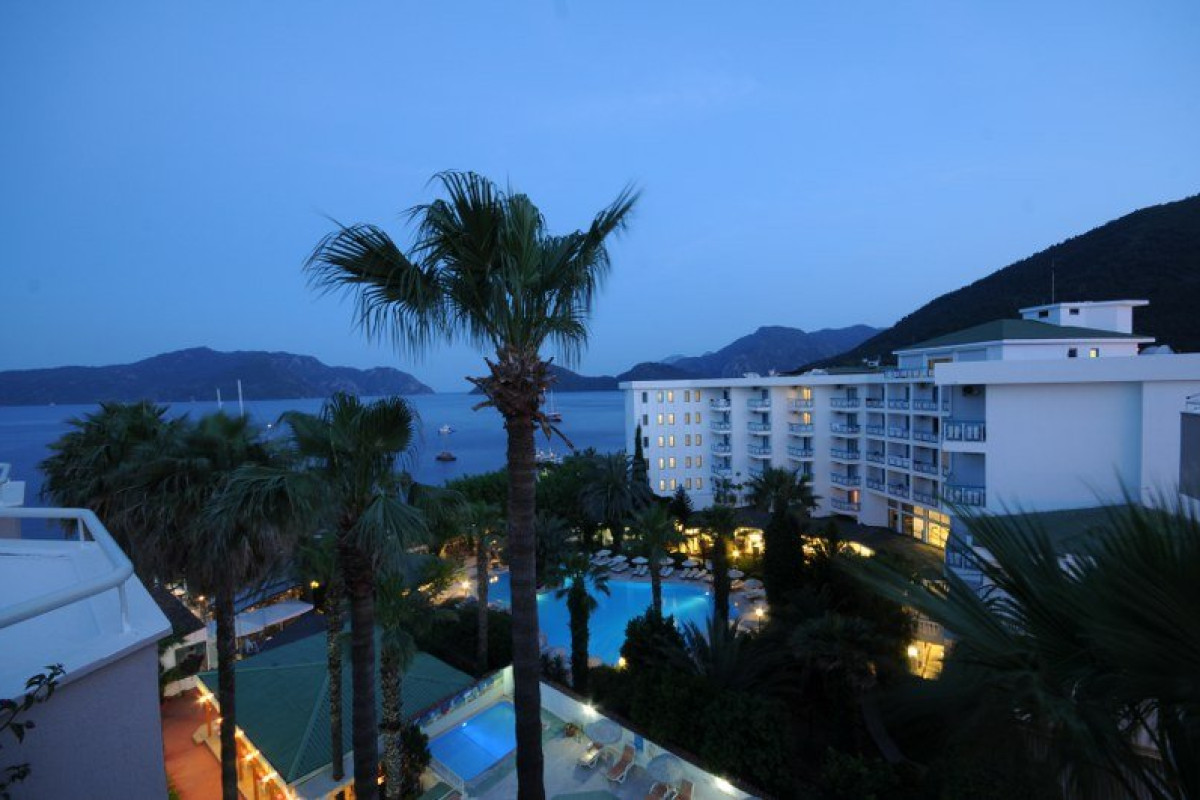 TROPIKAL BEACH HOTEL