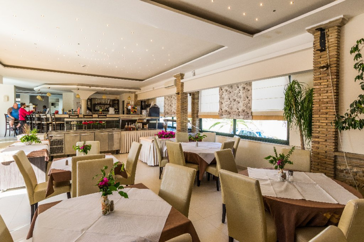 Zante Plaza Hotel and Apartments