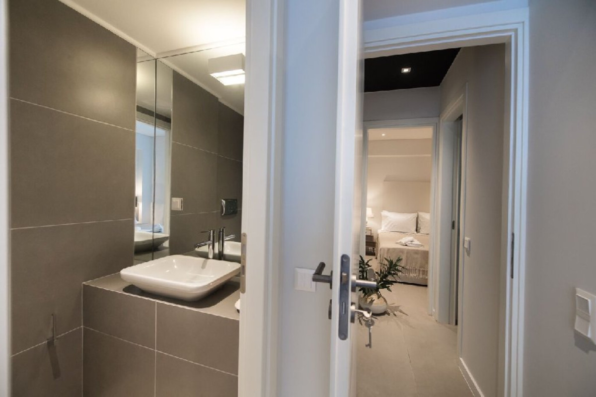 Crystal Waters Sapphire Hotel (F)