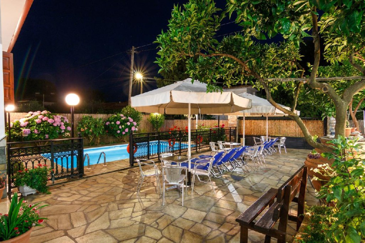 Charoula Studios and Maizonettes - Platanias