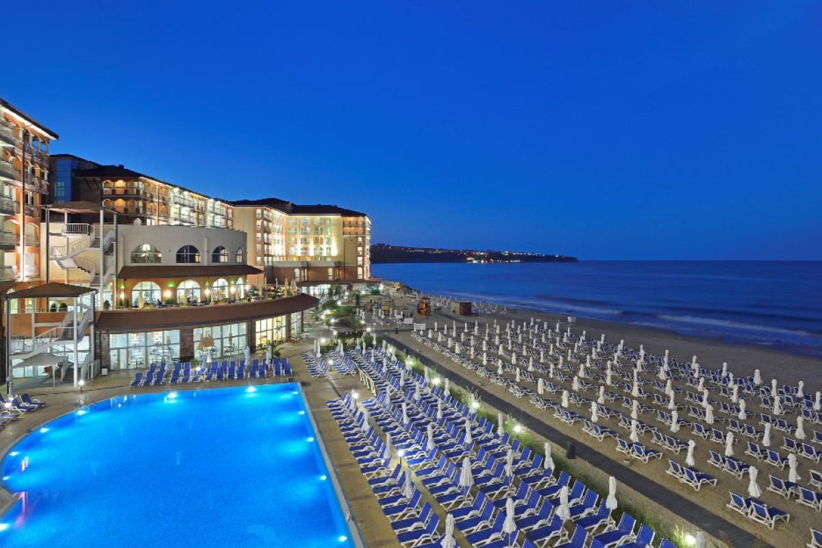 Sol Luna Bay Resort