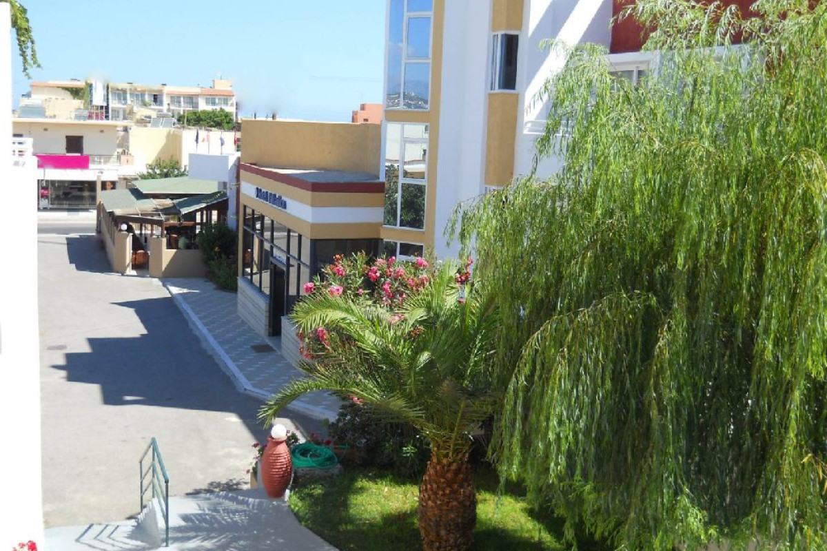 Palladion Hotel (C)
