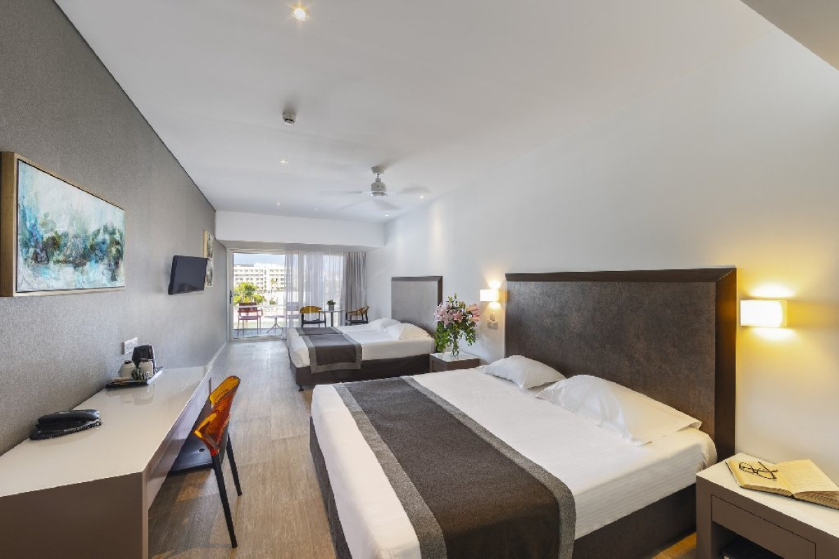 FAROS HOTEL (Ayia Napa)