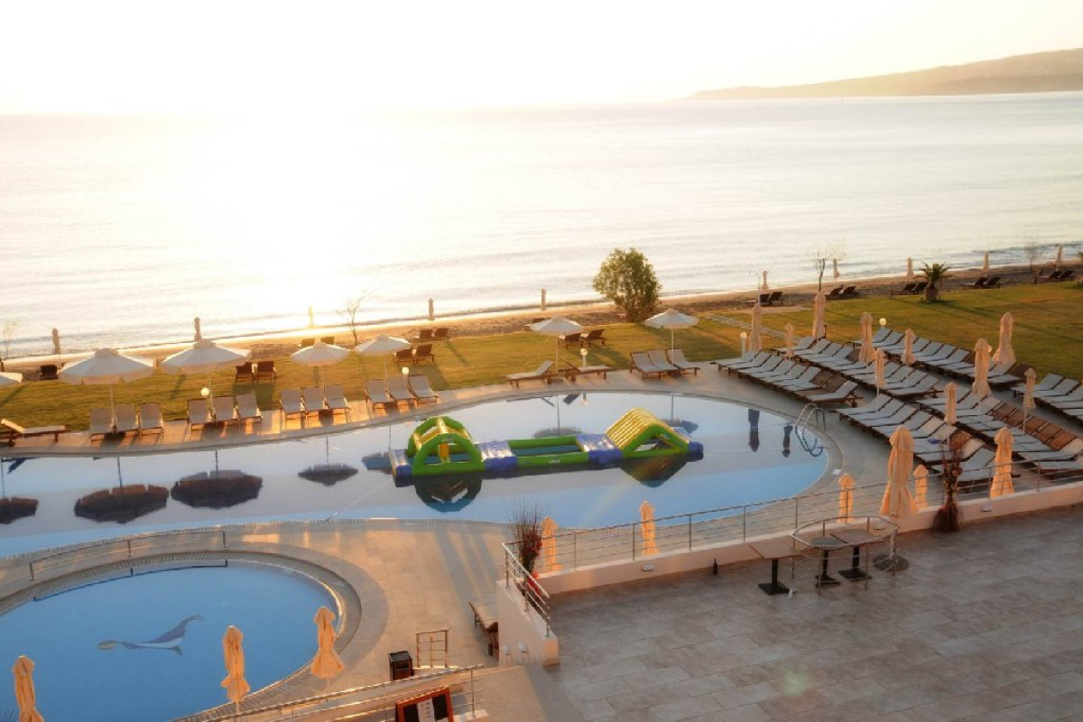 Kiani Beach Resort (C)