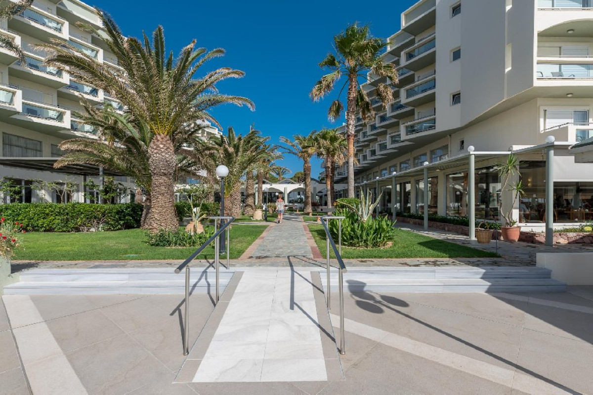Apollo Beach (D)
