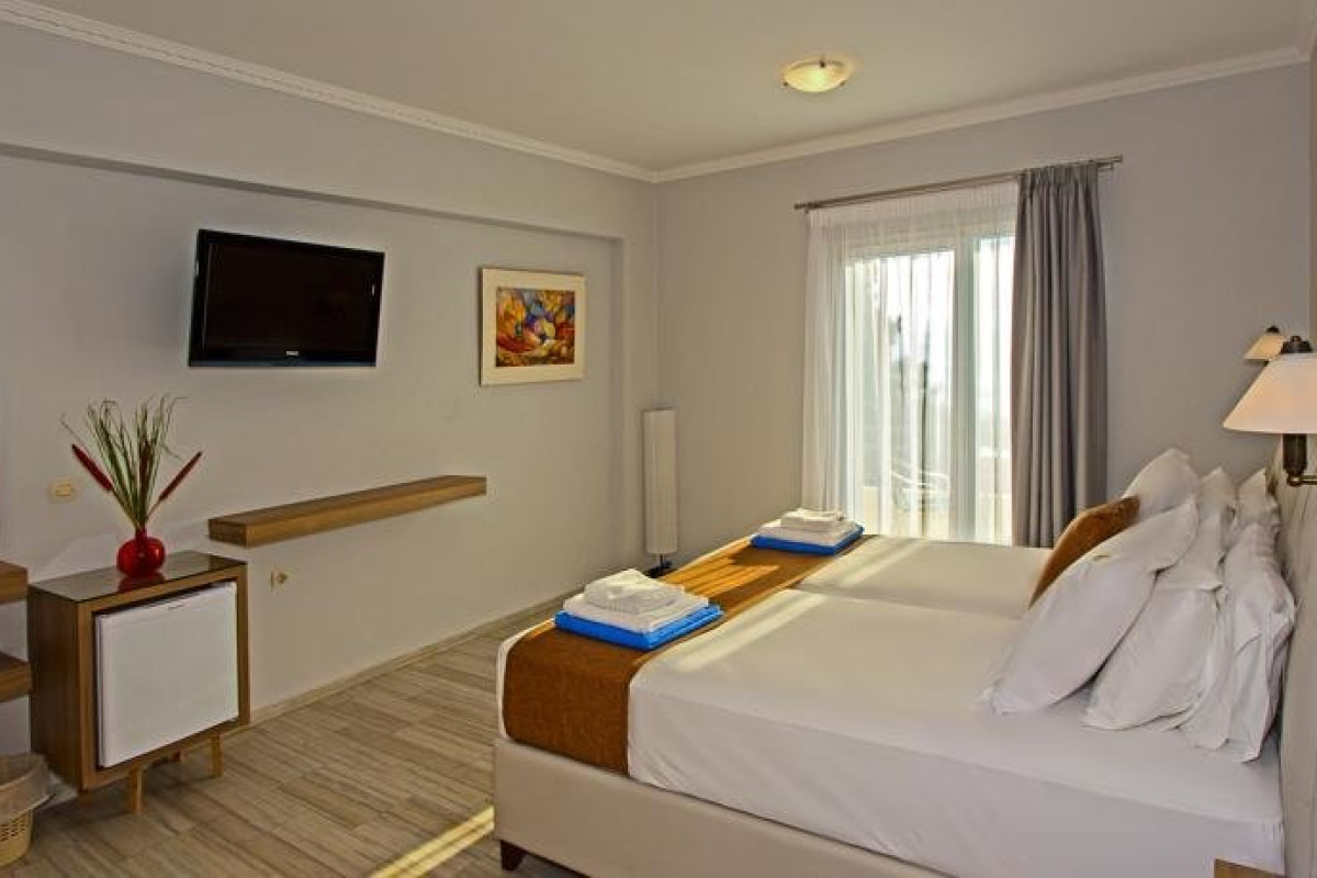 Aliki Hotel (Nikiana)