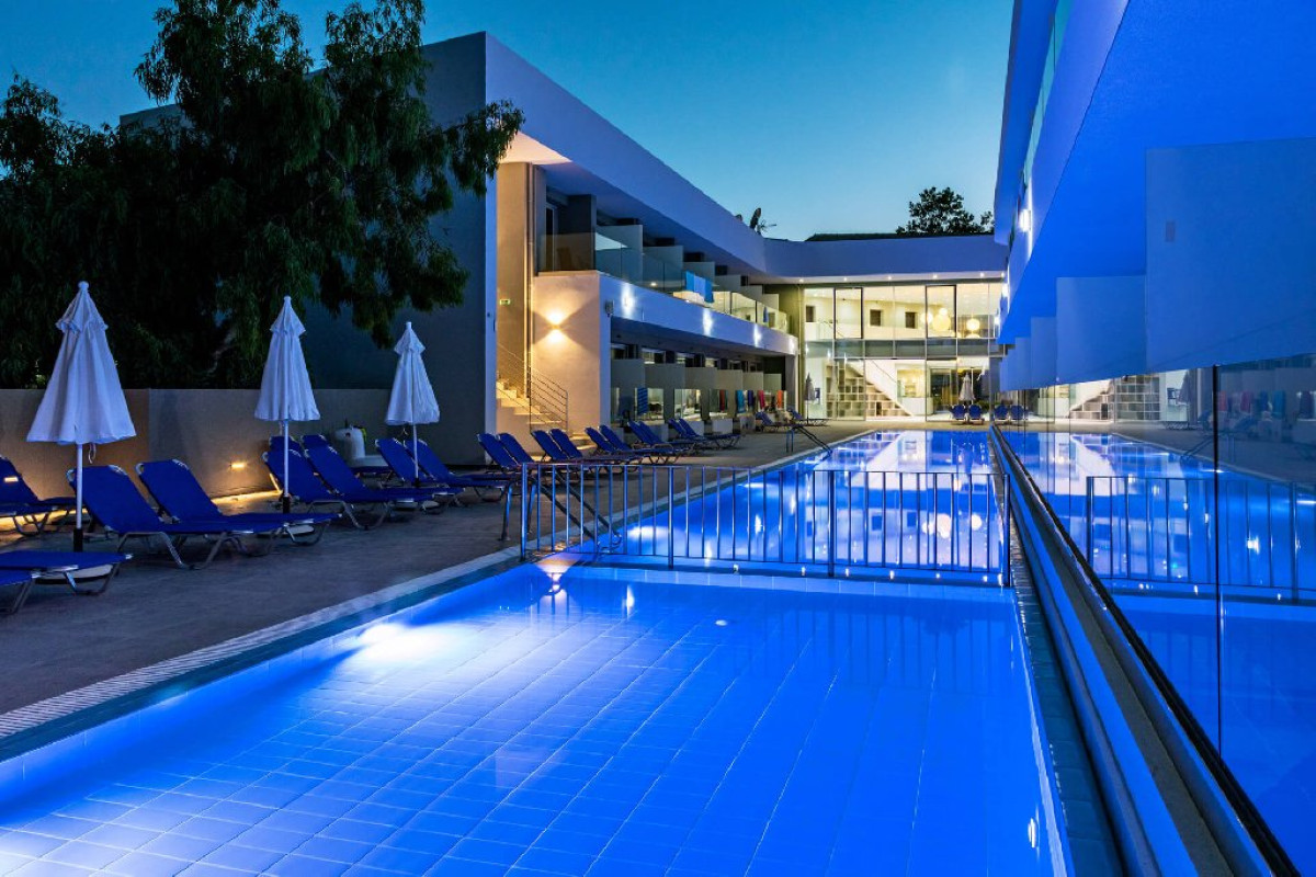 White Olive Premium Hotel (Laganas)