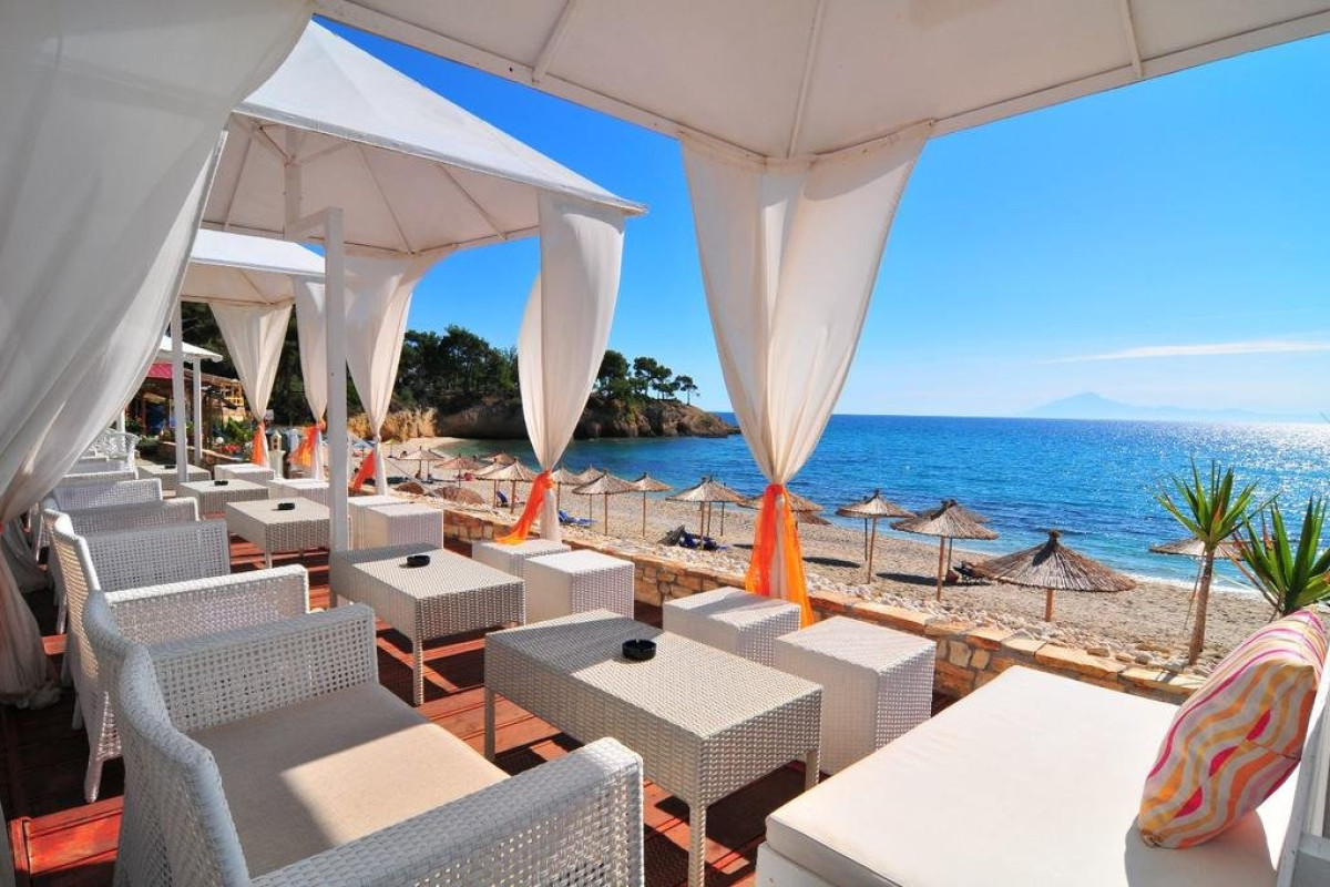 Kapahi Beach Hotel ( Pefkari)