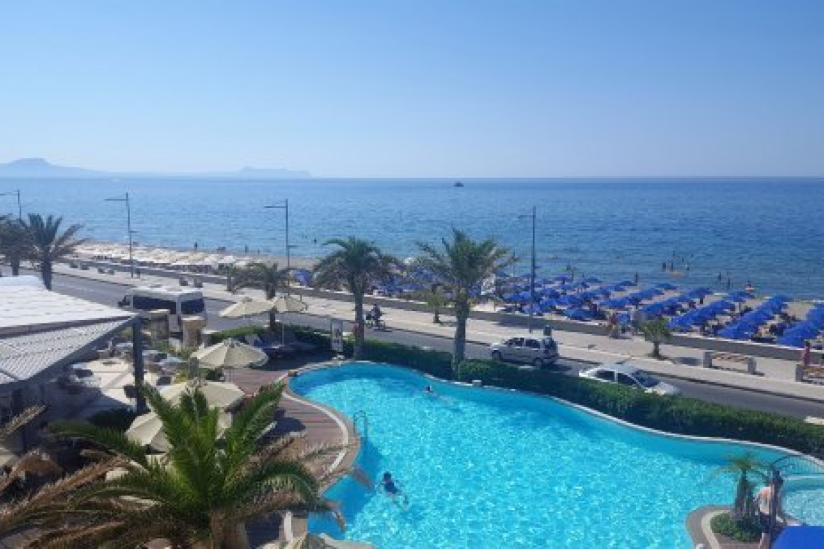 Pearl Beach Hotel