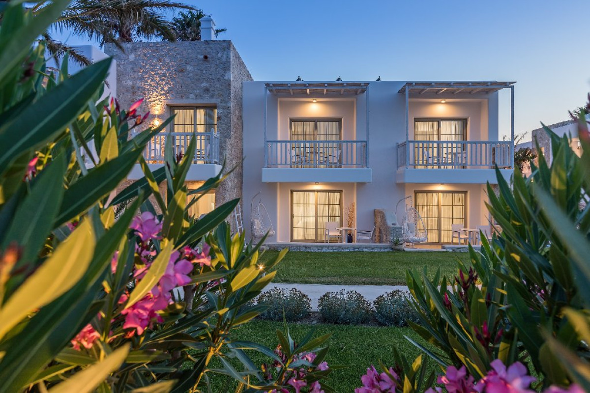 White Pearls Luxury Suites