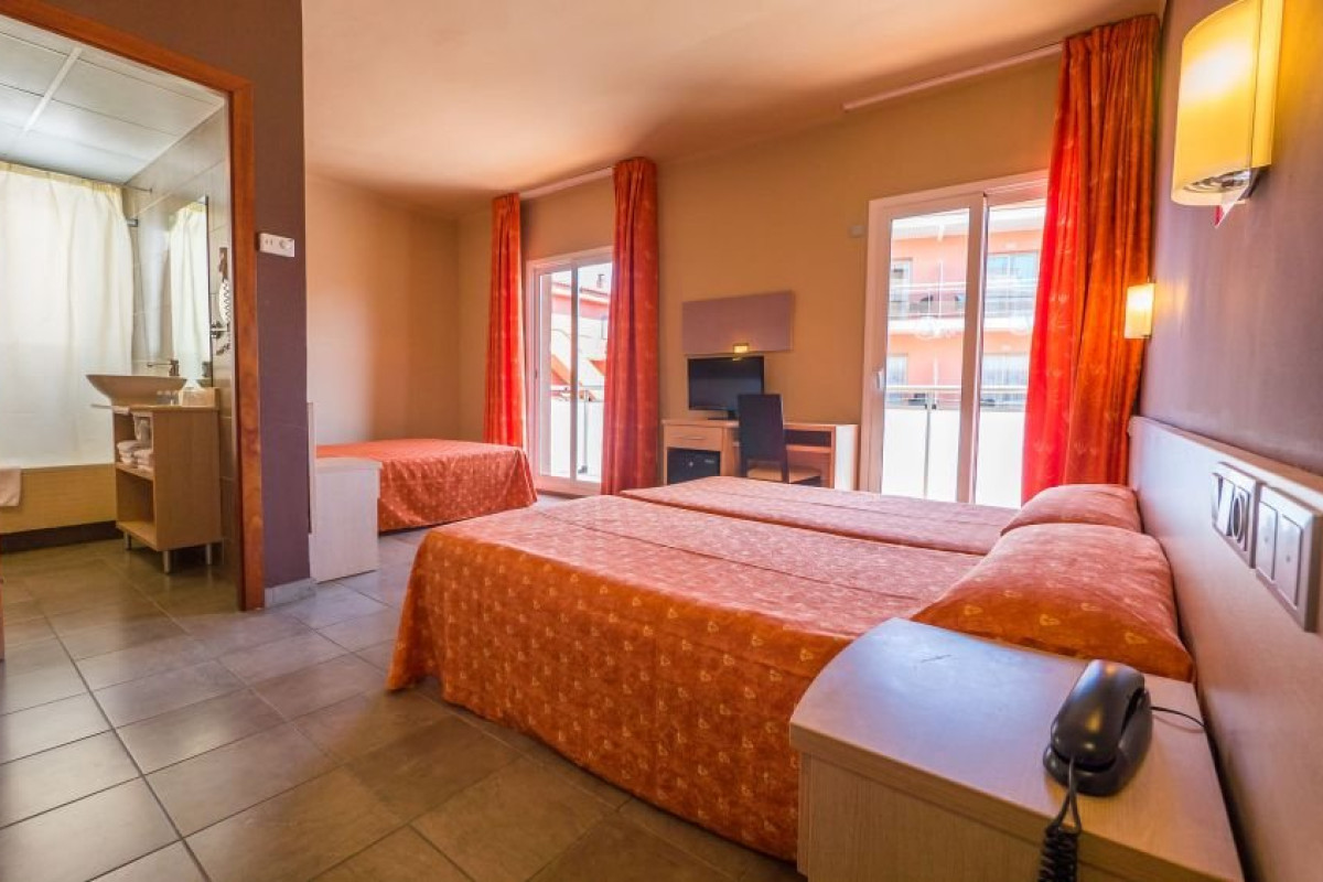 Tossa Beach Center (Tossa de Mar)
